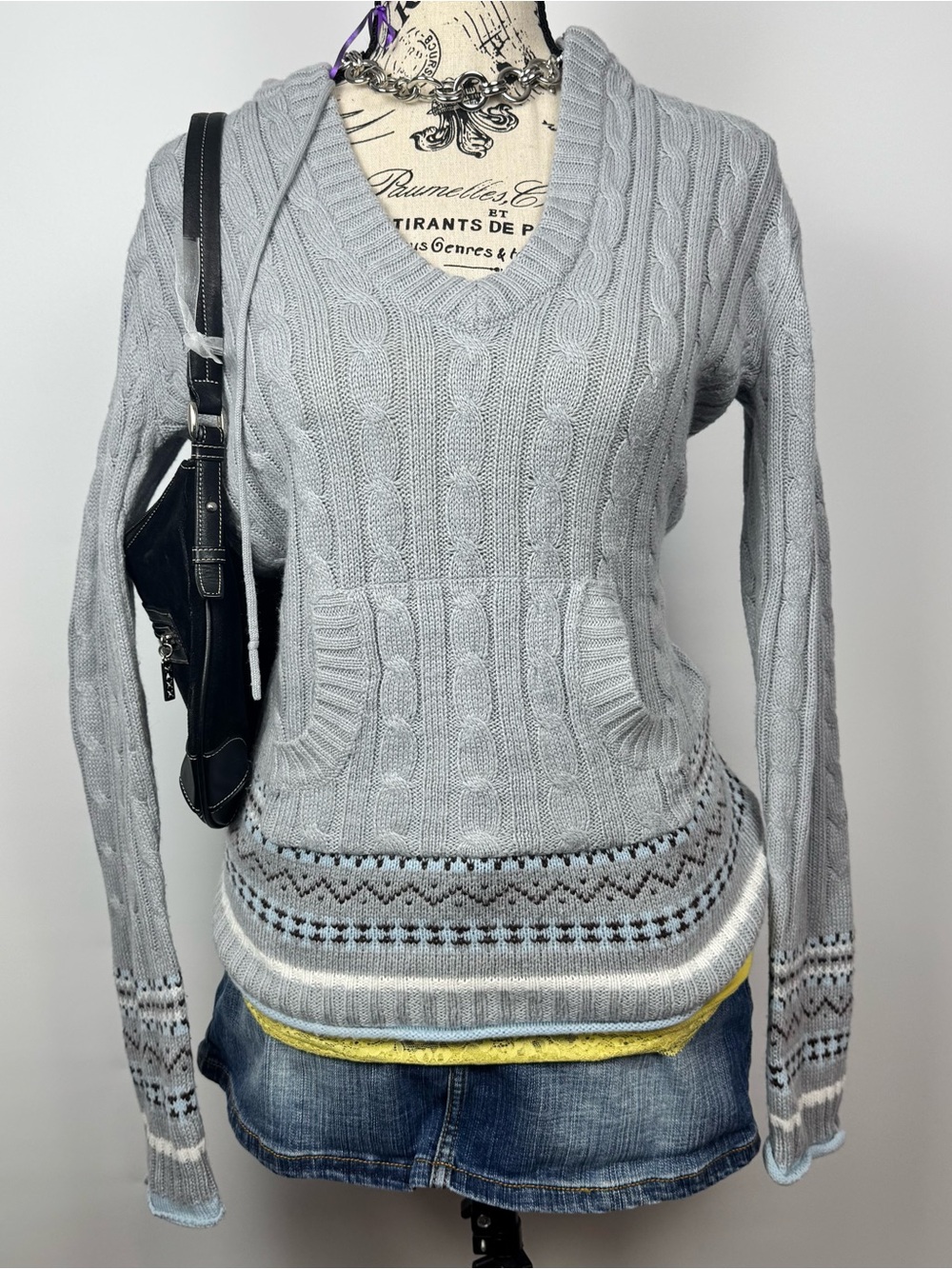 Cato Light Gray Cable-Knit V-Neck Sweater with Patterned Hem